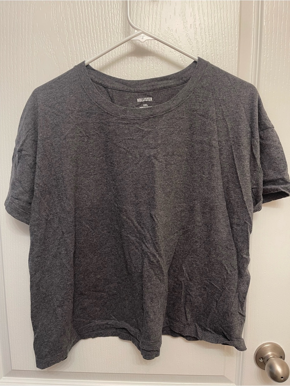 Hollister Women's Dark Charcoal Short Sleeve Crew Tee